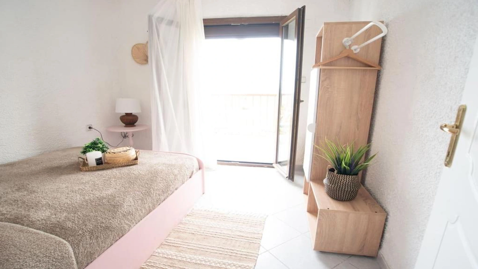 Sea Breeze Paradise smaller bedroom